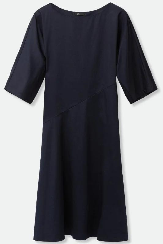 DELLA BATEAU NECK ELBOW SLEEVE DRESS IN STRETCH ITALIAN COTTON