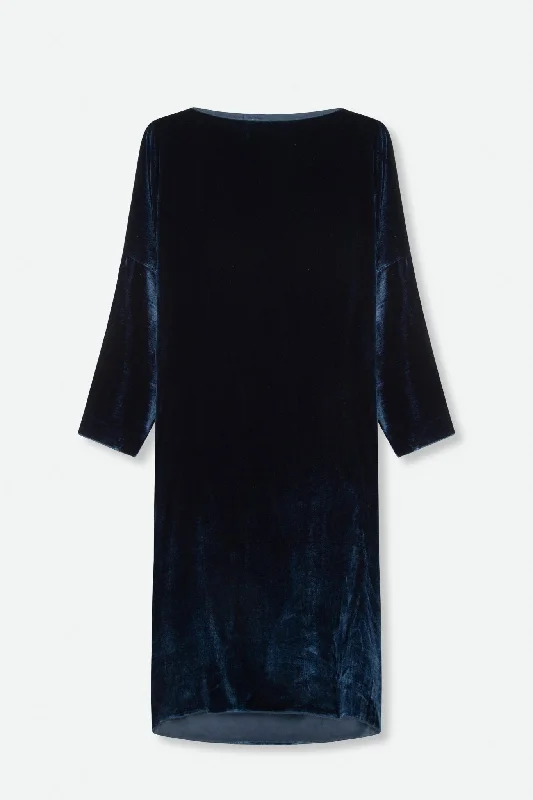 DISTRICT VELVET BOATNECK SHIFT DRESS BY SOFIE D'HOORE