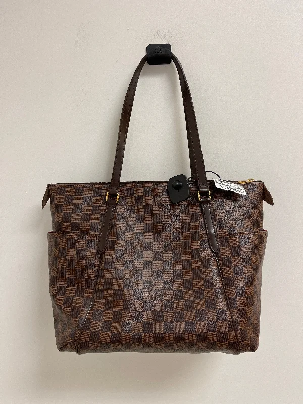 Handbag Luxury Designer By Louis Vuitton, Size: Large