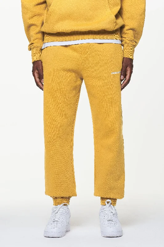 Men's Bootcut Jeans for a Flattering ShapeLogo Heavy Sweat Jogger Vintage Washed Mustard